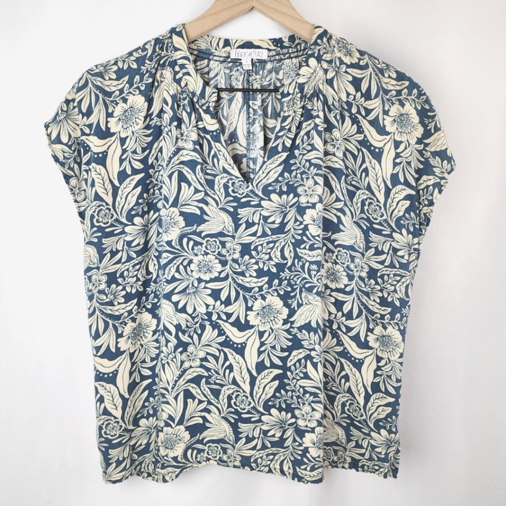 Patrons of Peace Women's Blue and Ivory Floral Boho Cap Sleeve Top Size S